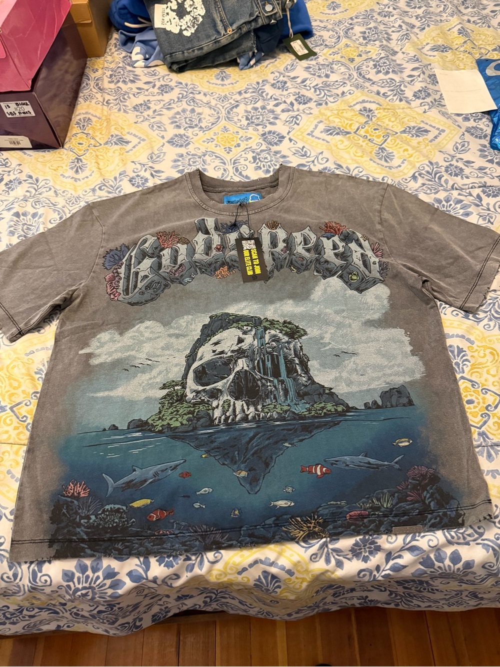 Godspeed Gray Skull Island Graphic Men’s Short Sleeve Tee